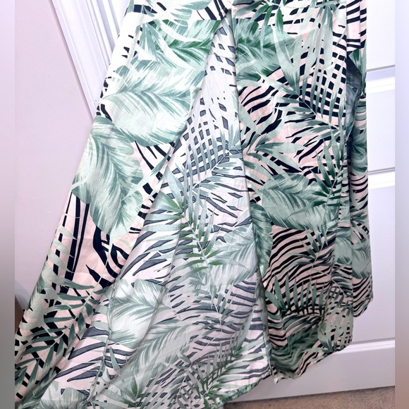 ASOS DESIGN frill sleeve maxi beach dress with cut out in zebra palm print - Picture 5 of 12